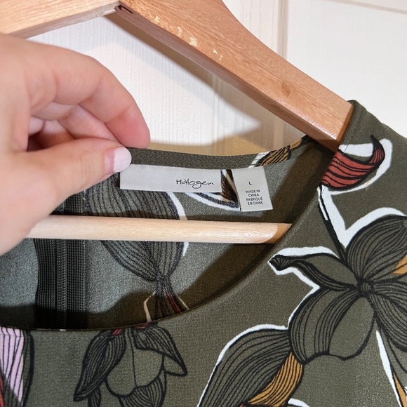 Halogen Dark Green Floral Shift Dress Size Large Spring Resort Travel Neutral - Picture 2 of 3